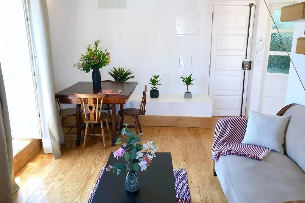 32 Top - Center Of Lisbon Duplex Apartment, Barrio Alto