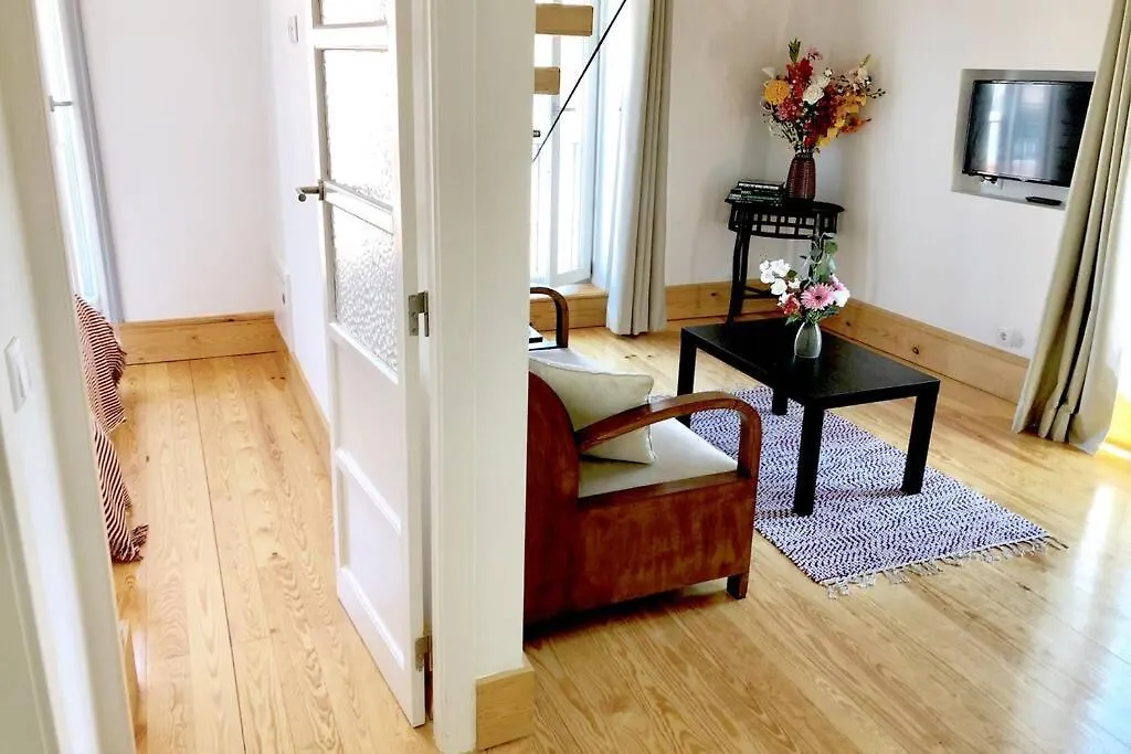 32 Top - Center Of Lisbon Duplex Apartment, Barrio Alto