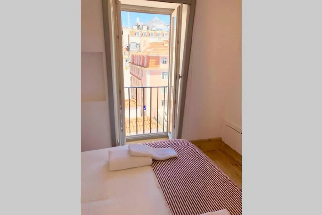 Apartment 32 Top - Center Of Lisbon Duplex Apartment, Barrio Alto